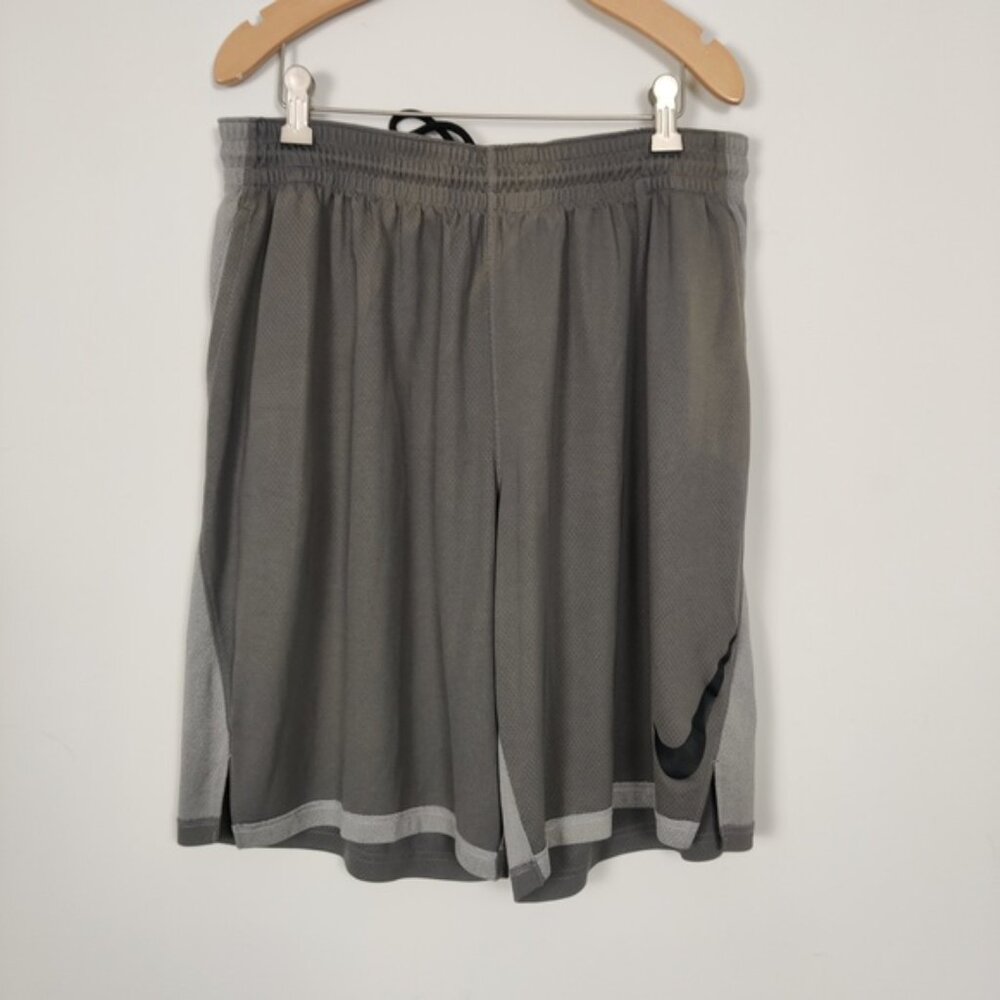 Nike Dri-FIT Athletic Shorts Men's Large Gray Activewear Gym Fitness Gorpcore